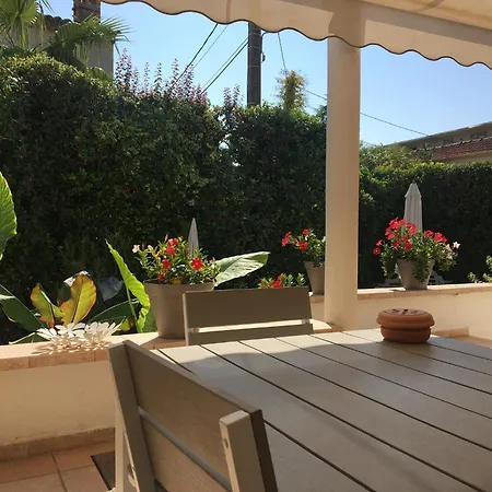 Вілла Le Cabanon Cap D 80 M De La Антіб