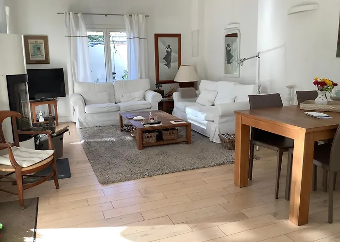 Le Cabanon Cap D 80 M De La *