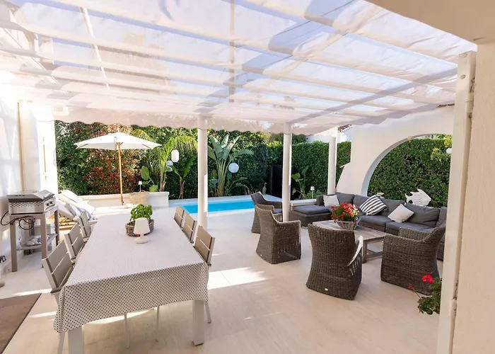 Le Cabanon Cap D 80 M De La *