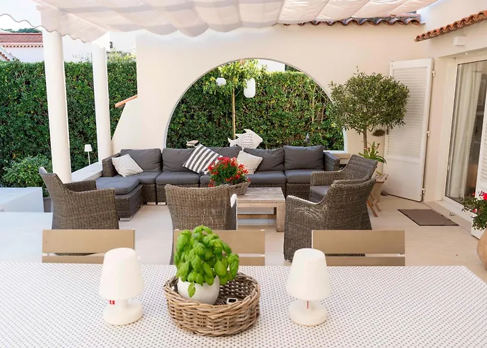 Le Cabanon Cap D 80 M De La *